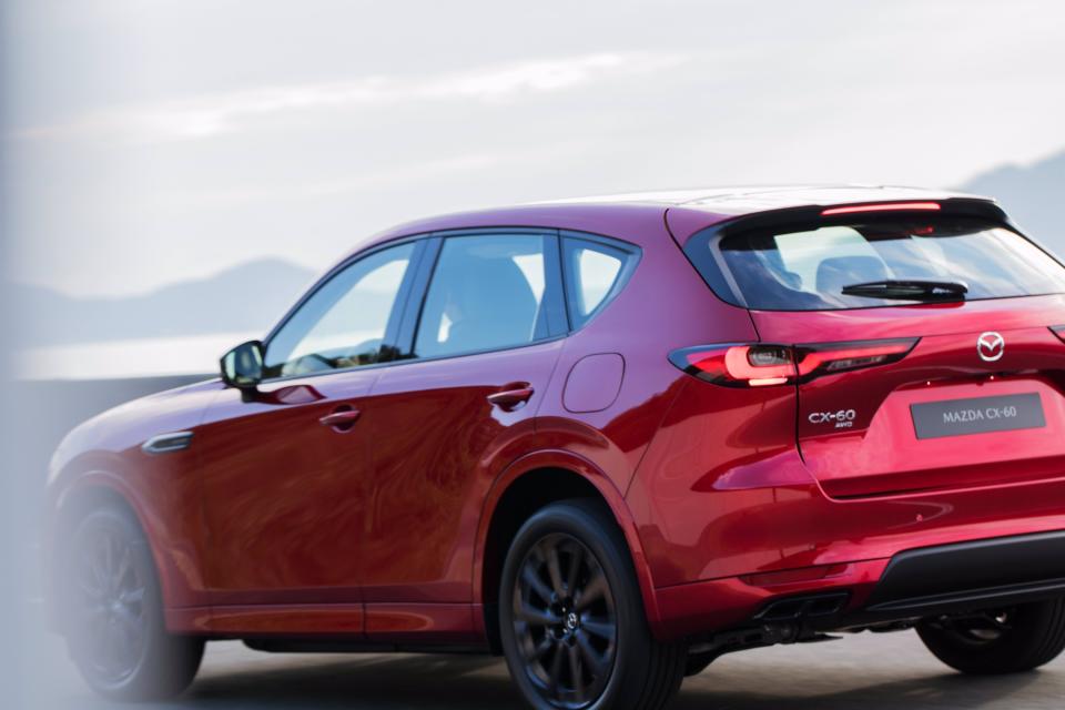 2022_mazda_cx-60_global_act_06.jpg