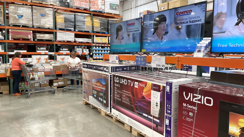 ekectronics display in Costco