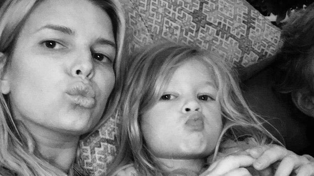 Jessica Simpson S Sassy 4 Year Old Daughter Maxwell Gives Herself A Haircut