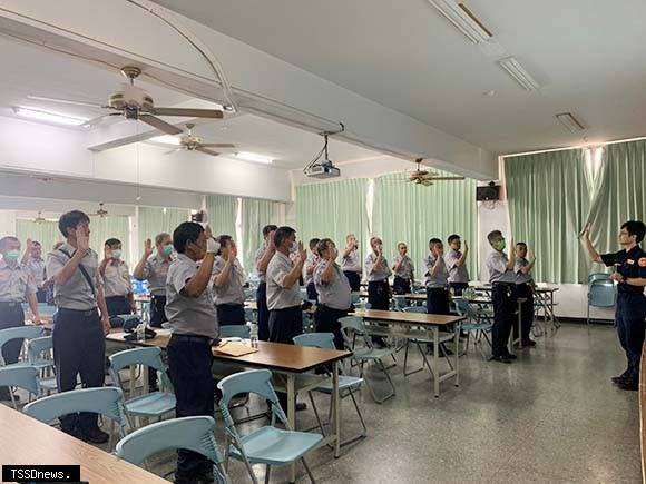 竹山警分局民防中隊常年訓練暨基本訓練。（竹山警分局提供）