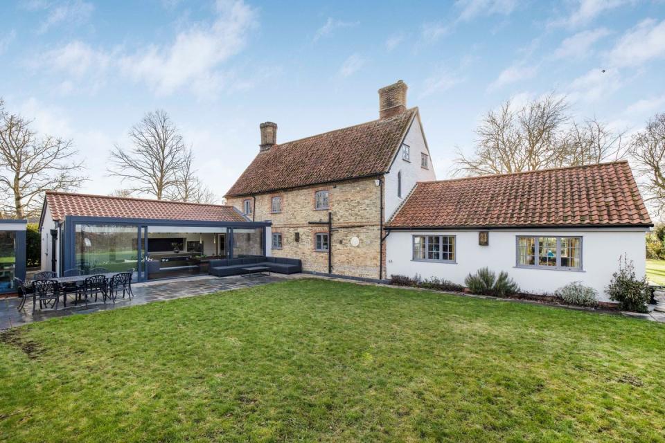 lordship cottage for sale garden