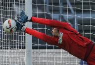 Football Soccer - Hertha Berlin v Borussia Dortmund - German Bundesliga - Olympiastadion, Berlin, Germany - 06/02/16 Hertha Berlin's goalkeeper Rune Jarstein makes a save REUTERS/Fabrizio Bensch