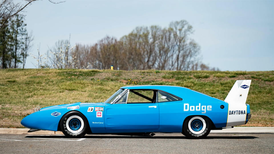 The Charger Daytona's Hemi V-8 from the side