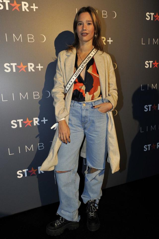 María Becerra cautivó con un look en el estreno de Los del Espacio:  Vestido de jean