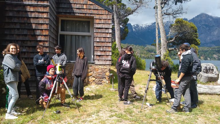 Estudiantes de la Escuela Nuevos Horizones y la Fundación Osiris de Astronomía llevan adelante el proyecto sustentable