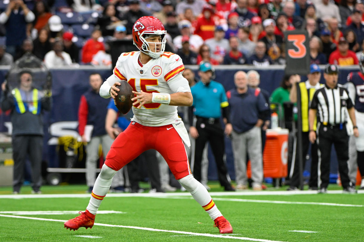 2022 Fantasy Football: Week 16 Quarterback Rankings - FantraxHQ