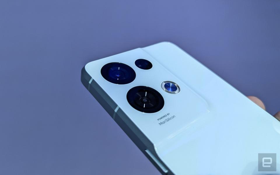 <p>Oppo Reno8 Pro</p>
