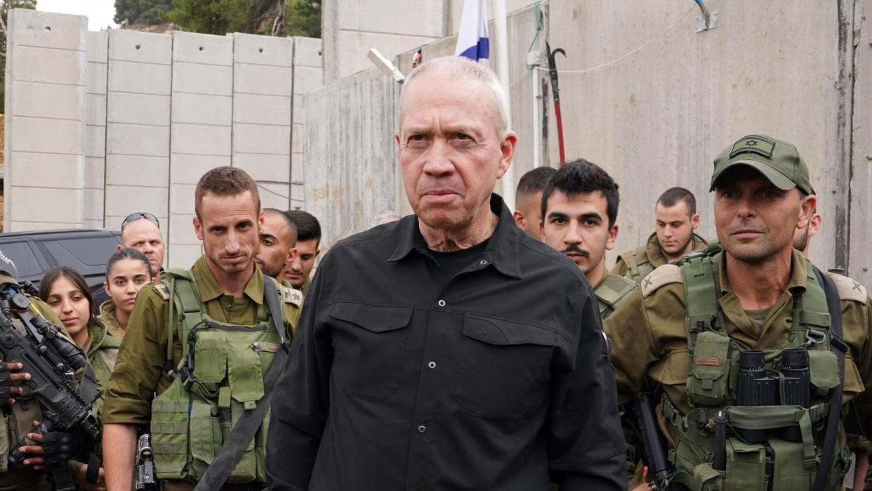  Israeli defence minister Yoav Gallant visits the 91st Division's base in northern Israel. 