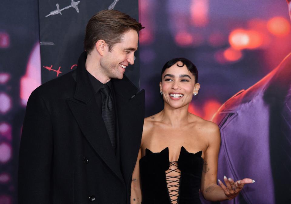 <p>English actor Robert Pattinson and US actress Zoe Kravitz arrive for "The Batman" world premiere at Josie Robertson Plaza in New York, March 1, 2022. ( ANGELA WEISS / AFP)</p> 