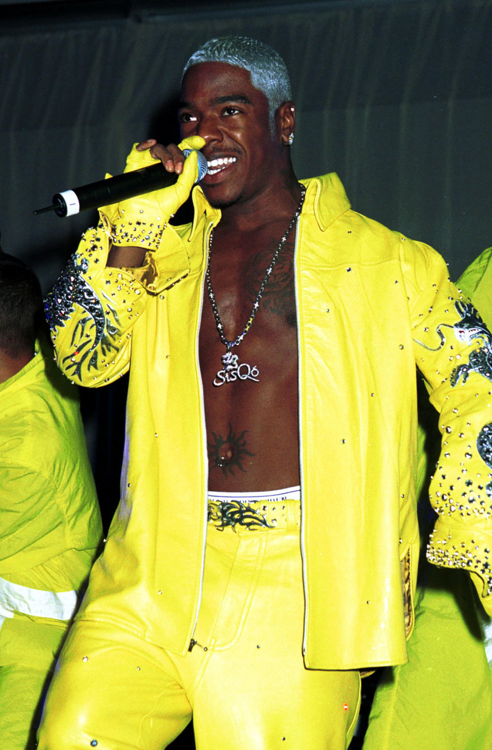 Sisqó  performing