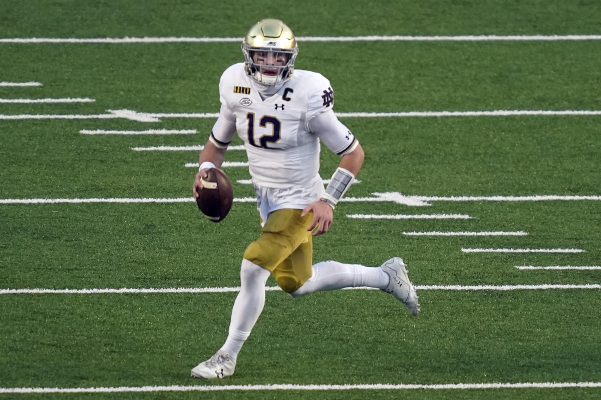 2021 NFL Draft Chicago Bears Scouting Report: QB Ian Book