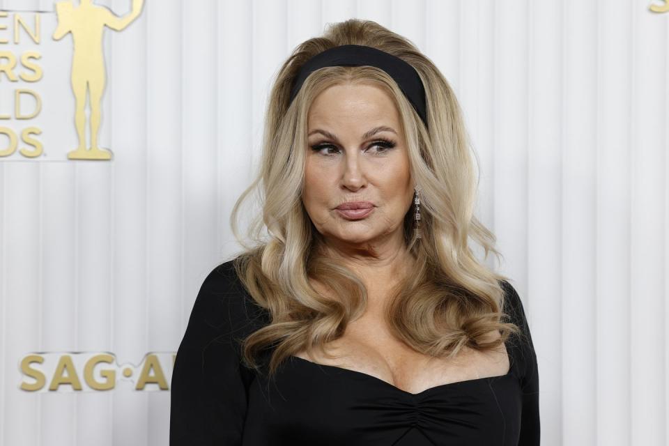 jennifer coolidge sag awards 2023 brigitte bardot 60s hair