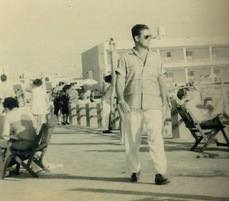 Antonio San Pedro en Cuba en 1951.