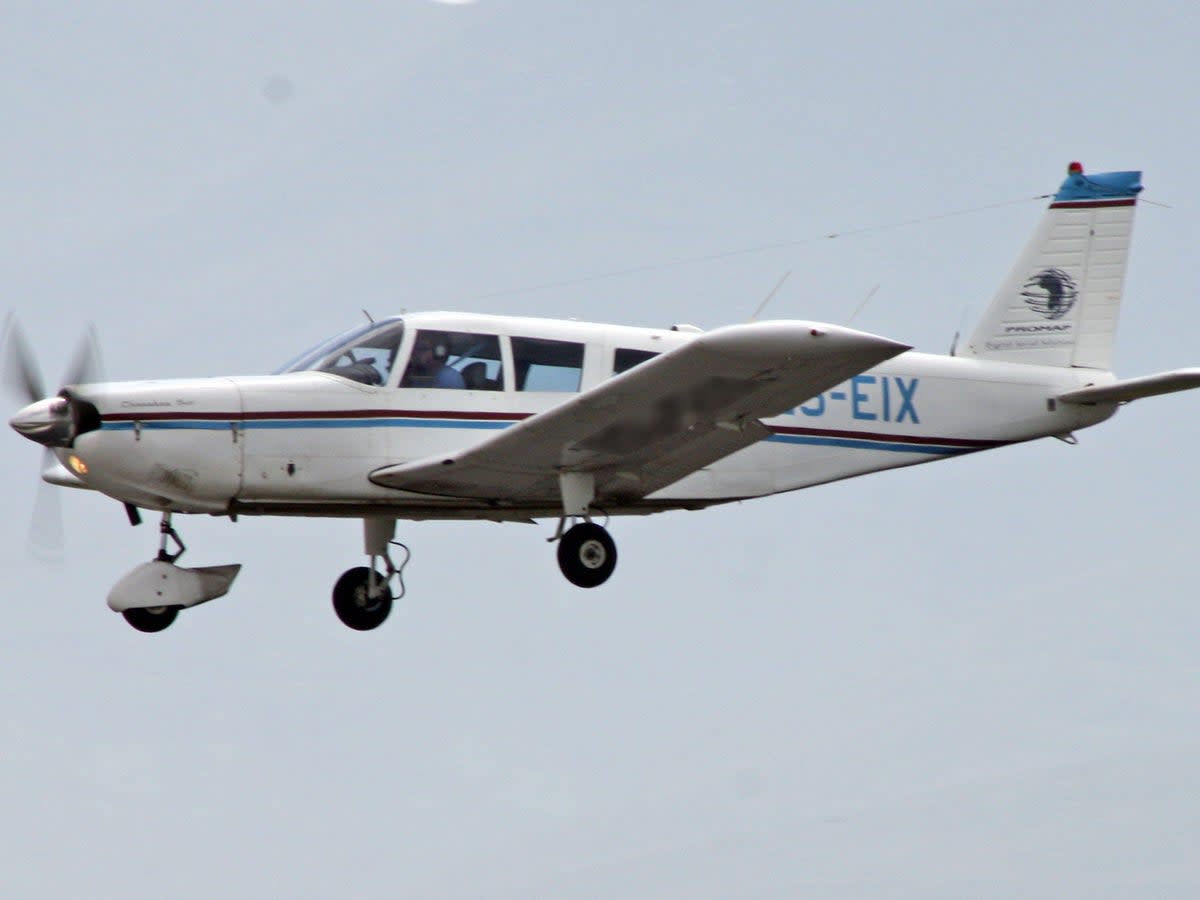 File photo of a Piper PA-32 craft. Six people died after a single-engine Piper PA-32 plane crashed in Canada  (Bob Adams/Flickr Creative Commons)