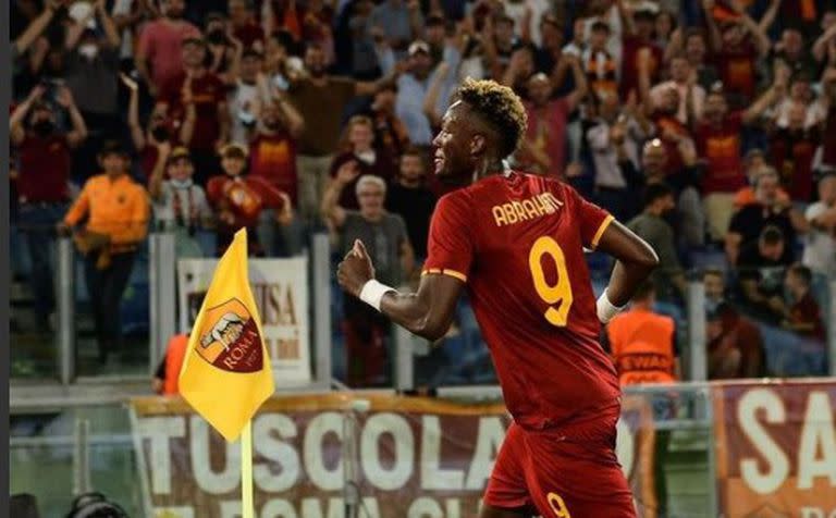 Tammy Abraham, delantero de 24 años de la Roma, de Italia