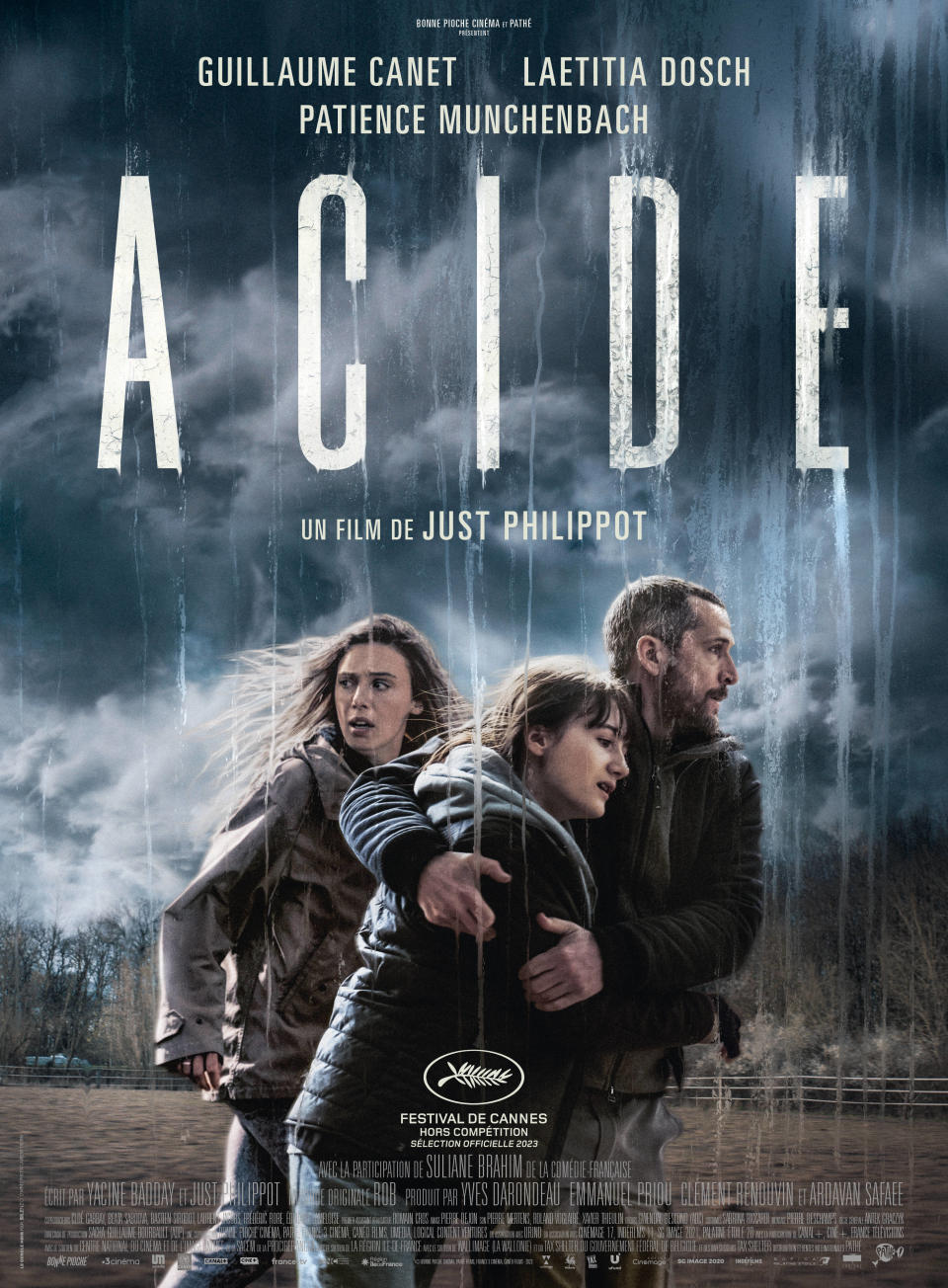 Dans « Acide », Guillaume Canet, Laetitia Dosch et Patience Munchenbach doivent fuir une pluie mortelle.