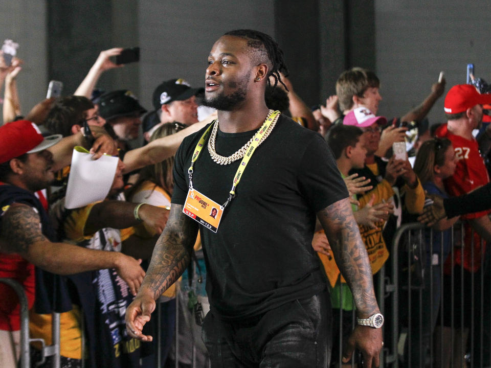 ORLANDO, FL - JANUARY 28: Runningback Le'Veon Bell #26 of the Pittsburgh Steelers of the AFC Team as he arrives to the NFL Pro Bowl Game at Camping World Stadium on January 28, 2018 in Orlando, Florida. (Photo by Don Juan Moore/Getty Images)