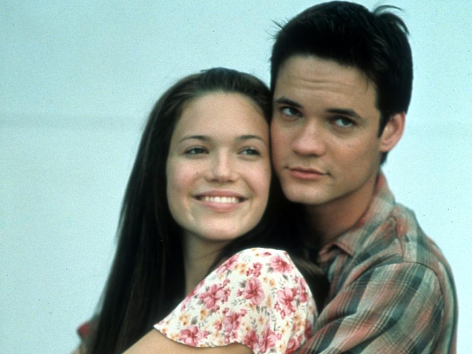 Moore and West in "A Walk to Remember."