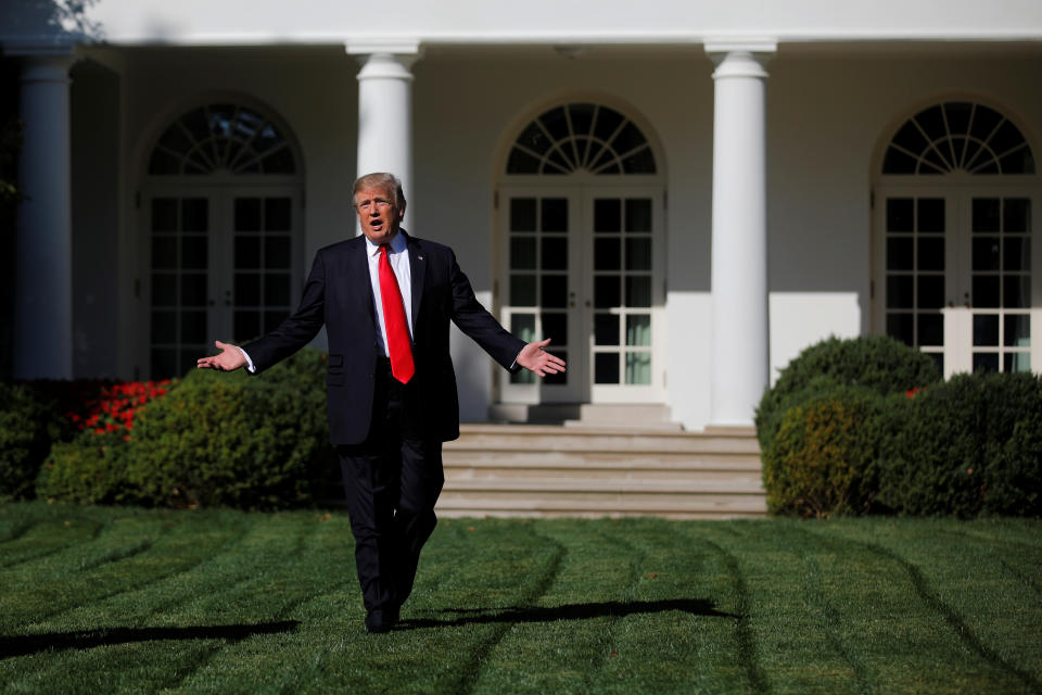 <p>President Donald Trump talks to members of the press pool at the Rose Garden of the White House in Washington, U.S., September 15, 2017. (Photo: Carlos Barria/Reuters) </p>