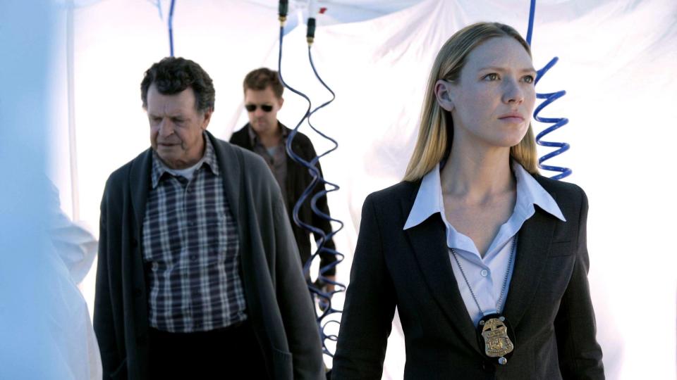 (left to right) John Noble, Joshua Jackson and Anna Torv in Fringe