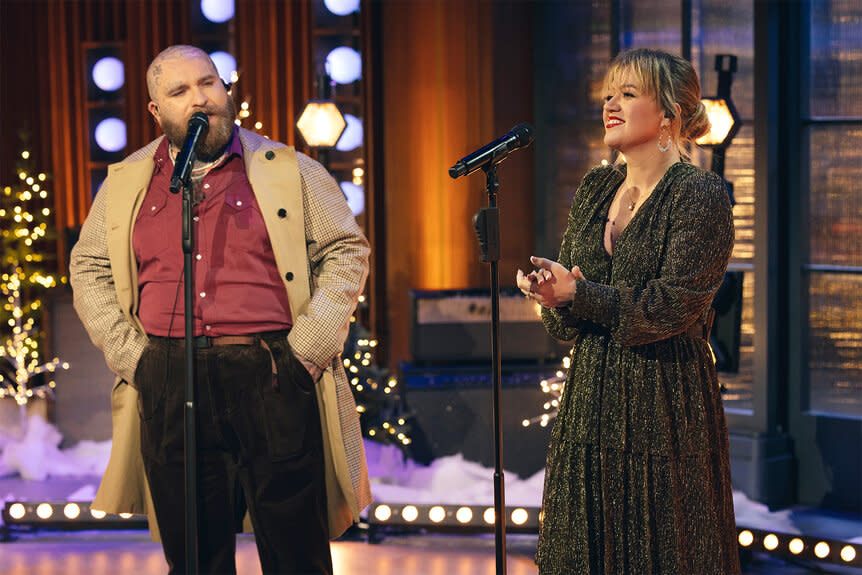 Teddy Swims performed a duet version of his hit single “Lose Control” with Kelly Clarkson on her talk show in December. NBCUniversal / The Kelly Clarkson Show