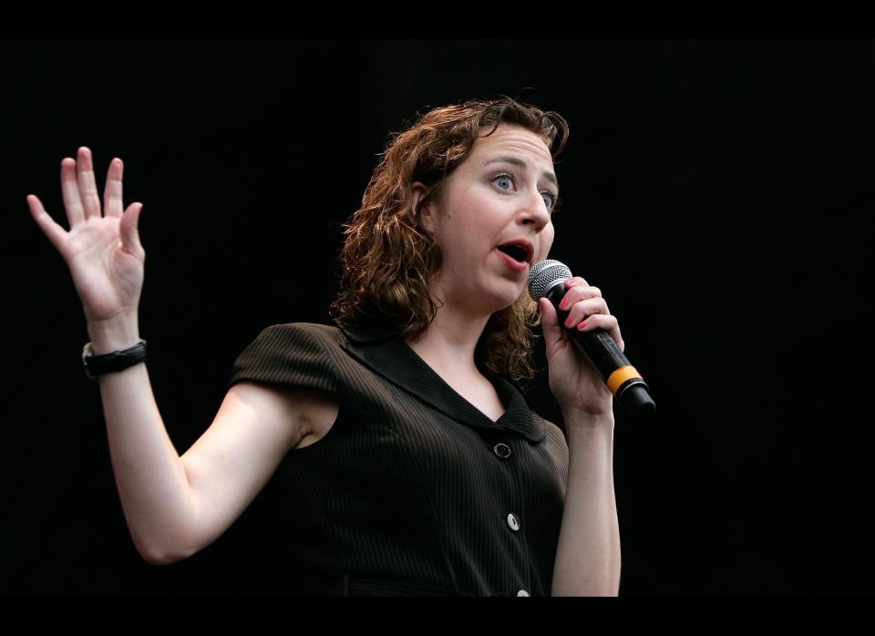 <a href="http://twitter.com/#!/kristenschaaled" target="_hplink">@kristenschaaled</a>