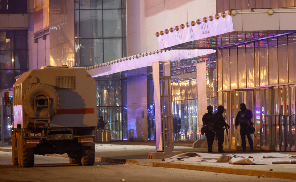 槍手22日晚間在俄羅斯首都莫斯科近郊一座音樂廳持槍朝掃射群眾。（路透社）
