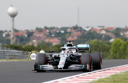 Foto del viernes del Mercedes de Lewis Hamilton durante la primera práctica para el Gran Premio de Hungría en Budapest