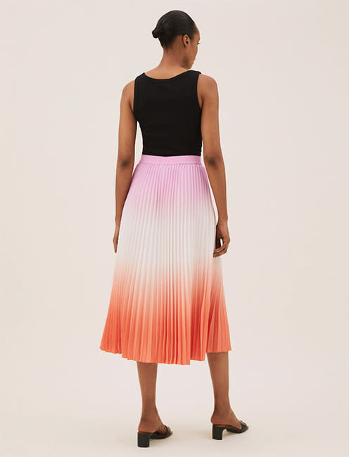 pleated-skirt-for-work