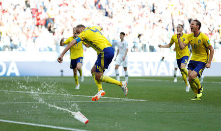 Soccer Football - World Cup - Group F - Sweden vs South Korea - Nizhny Novgorod Stadium, Nizhny Novgorod, Russia - June 18, 2018 Sweden's Andreas Granqvist celebrates scoring their first goal REUTERS/Matthew Childs