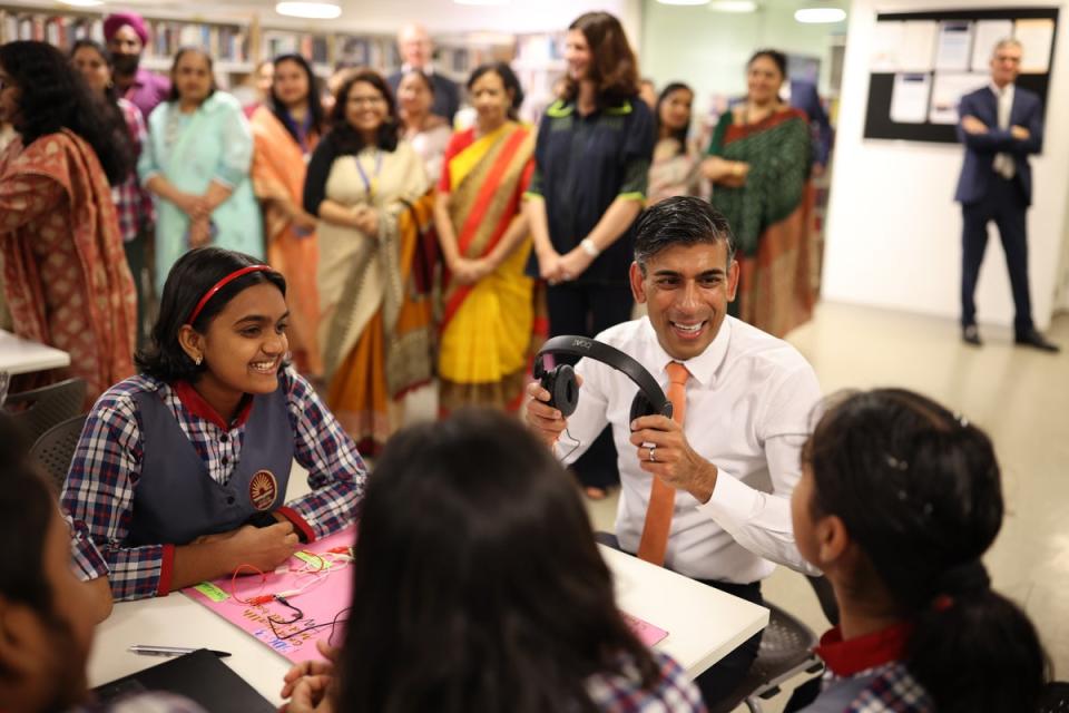 Sunak meets local schoolchildren at the British Council in Delhi (Getty Images)