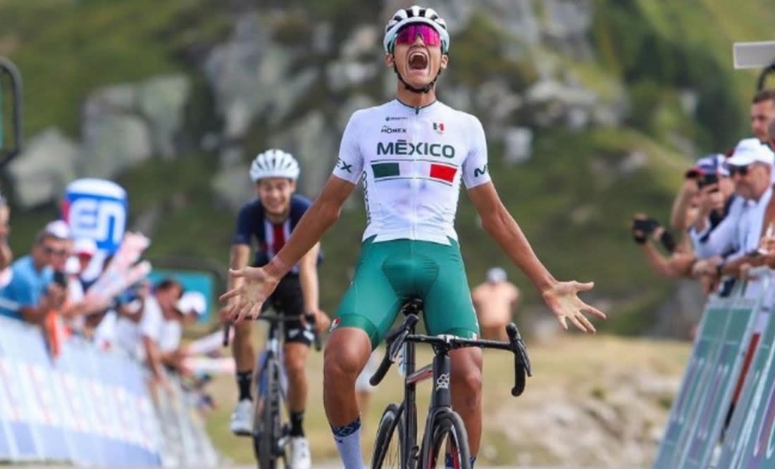 Isaac del Toro celebrando su victoria en el Tour de Francia sub-23, en agosto pasado | Foto: El Universal