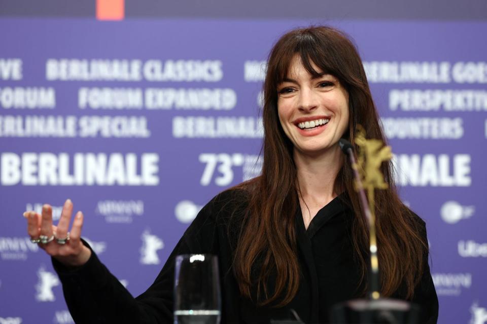 anne hathaway fringe