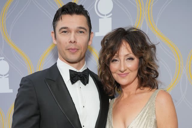 <p>Kevin Mazur/Getty</p> (L) Paul Telfer and Carmen Cusack