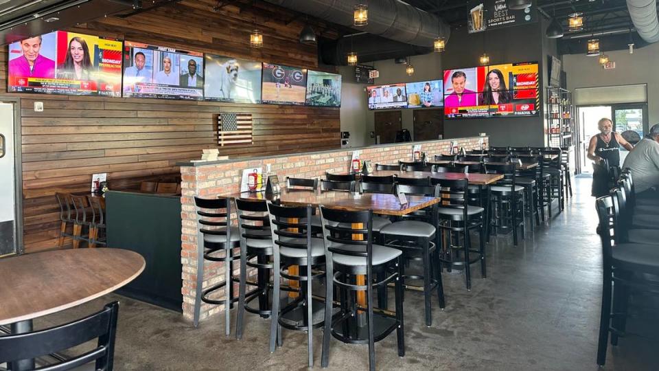 Ed’s Tavern, 1305 108th St. E., Bradenton, offers lots of high-top and regular seating with plenty of large screen TVs. James A. Jones Jr./jajones1@bradenton.com