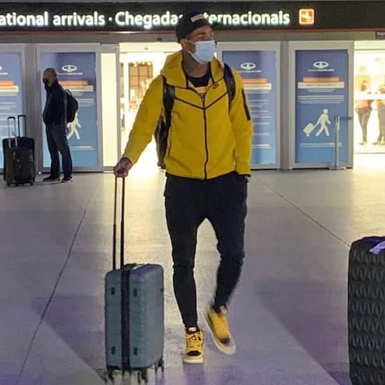 Sebastián Villa, a su llegada a Ezeiza