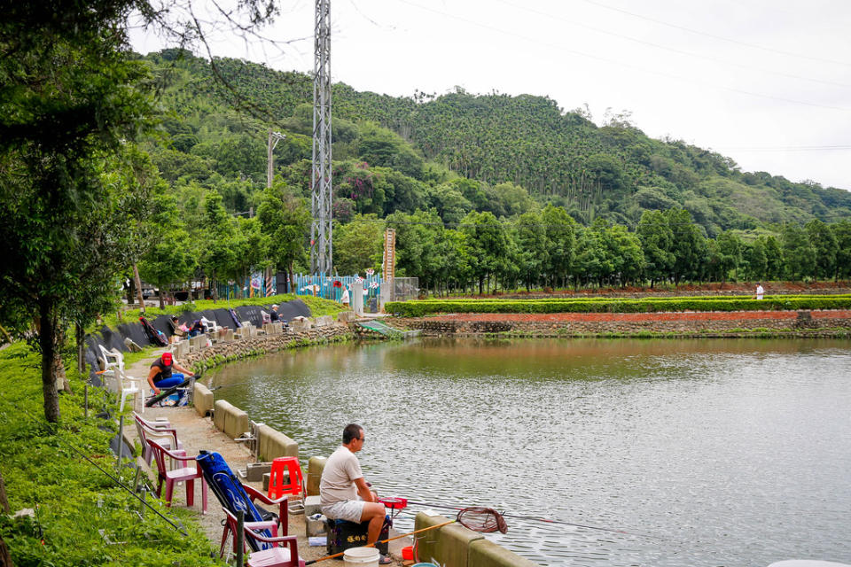 桃園龍潭｜三步五食休閒魚池 