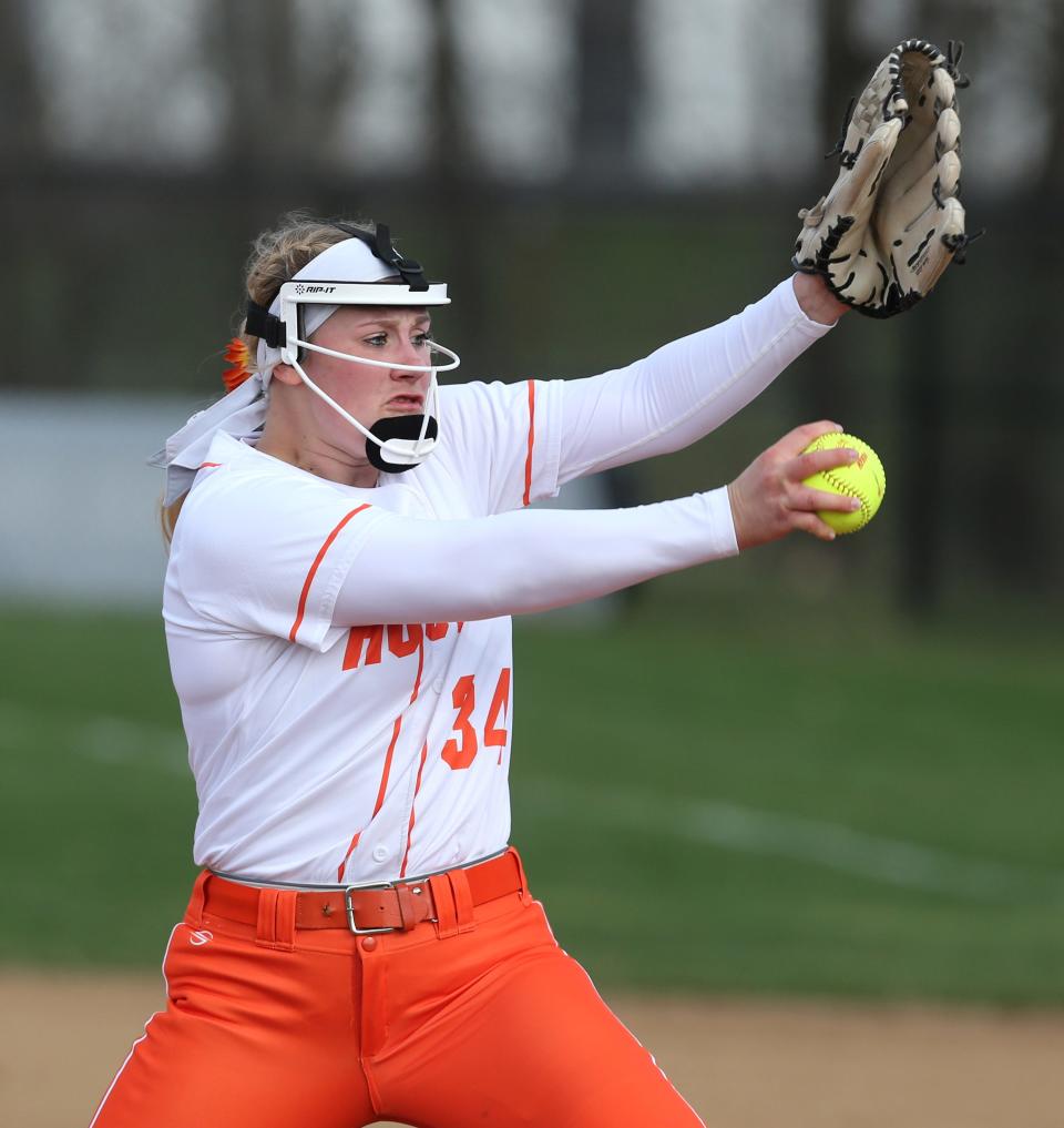 Sydnee Koosh of Hoover delivers a pitch during their game against Lake at Hoover on Wednesday, March 31, 2021.