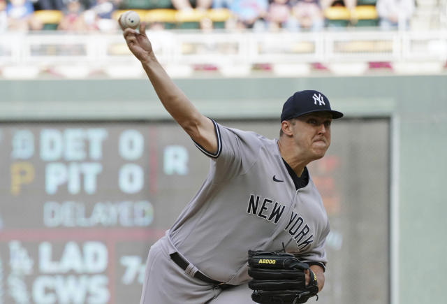 LeMahieu, Yankees torment Twins again, 10-4 in ALDS opener