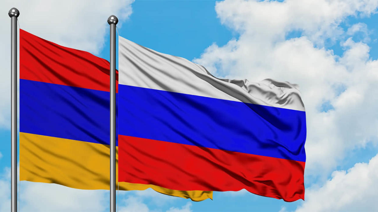 Russian and Armenian flags. Stock photo: Getty Images