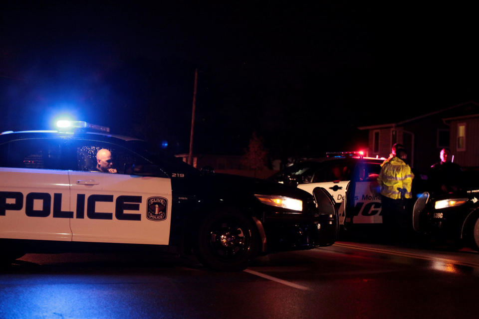 2 police officers fatally shot near Des Moines, Iowa