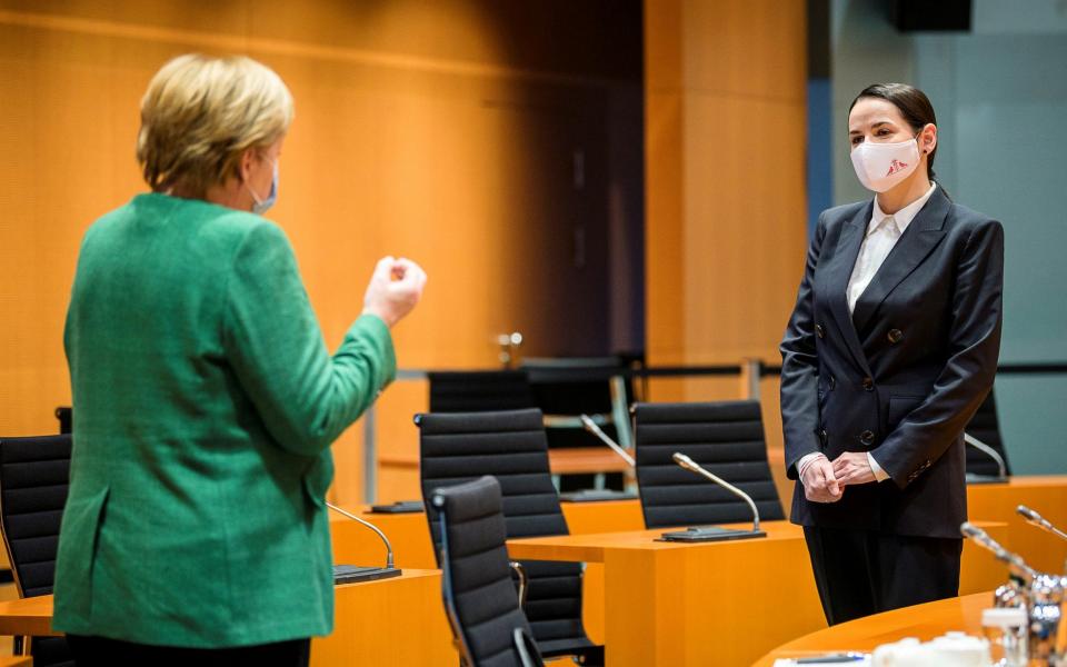 A governemt handout shows German Chancellor Angela Merkel meeting Belarus opposition leader Sviatlana Tsikhanouskaya at the Chancellery in Berlin, Germany, October 6, 2020. Bundesregierung/Jesco Denzel/Handout via REUTERS ATTENTION EDITORS - THIS PICTURE WAS PROVIDED BY A THIRD PARTY. NO RESALES. NO ARCHIVE. - Jesco Denzel/via REUTERS