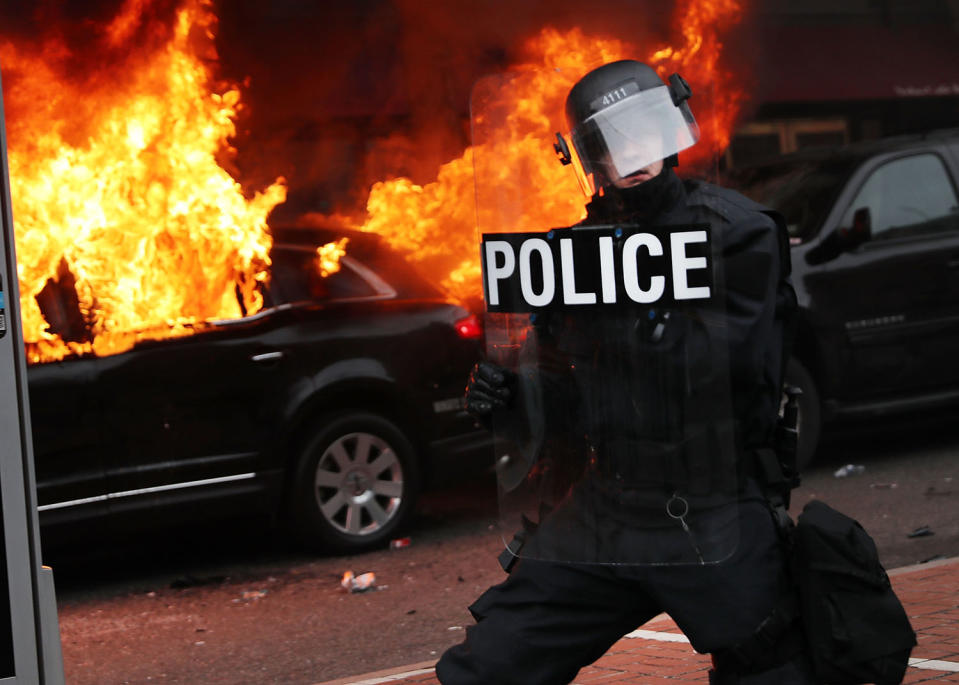 Anti-Trump inauguration protests break out in U.S.