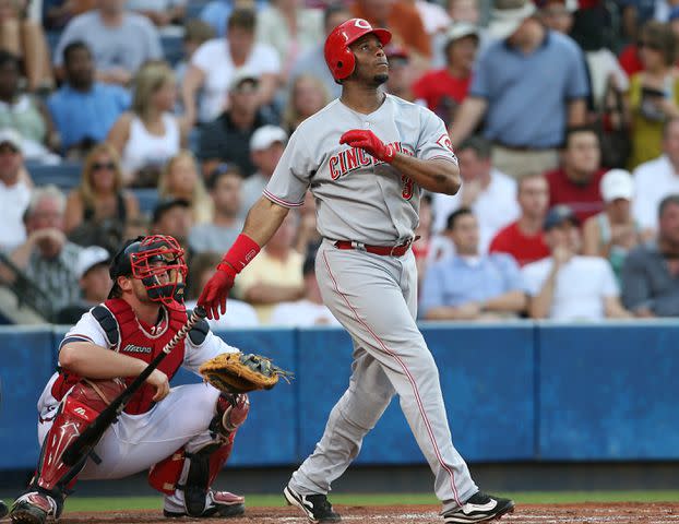 The Kid has a new job: Griffey Jr. takes turn as professional photographer