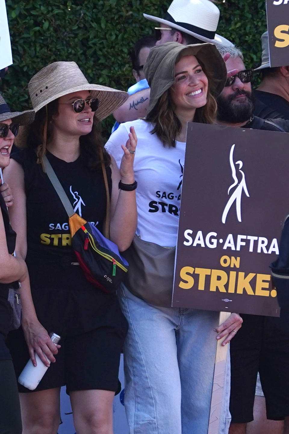 Mandy Moore at a SAG-AFTRA protest