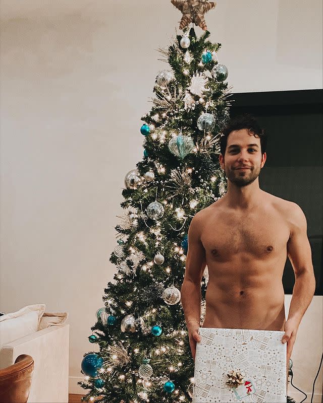 Skylar Astin