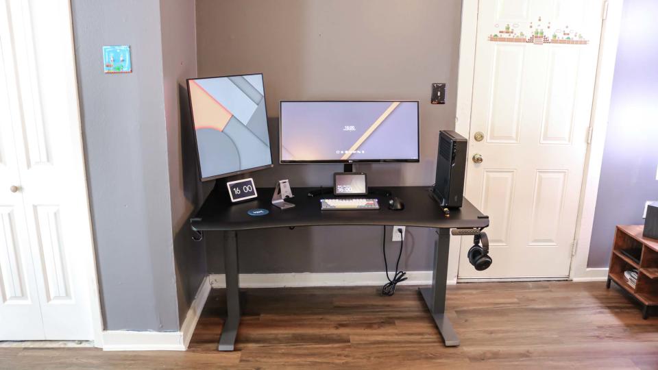 Tom's Guide Awards 2023: Vari Curve Electric Standing Desk