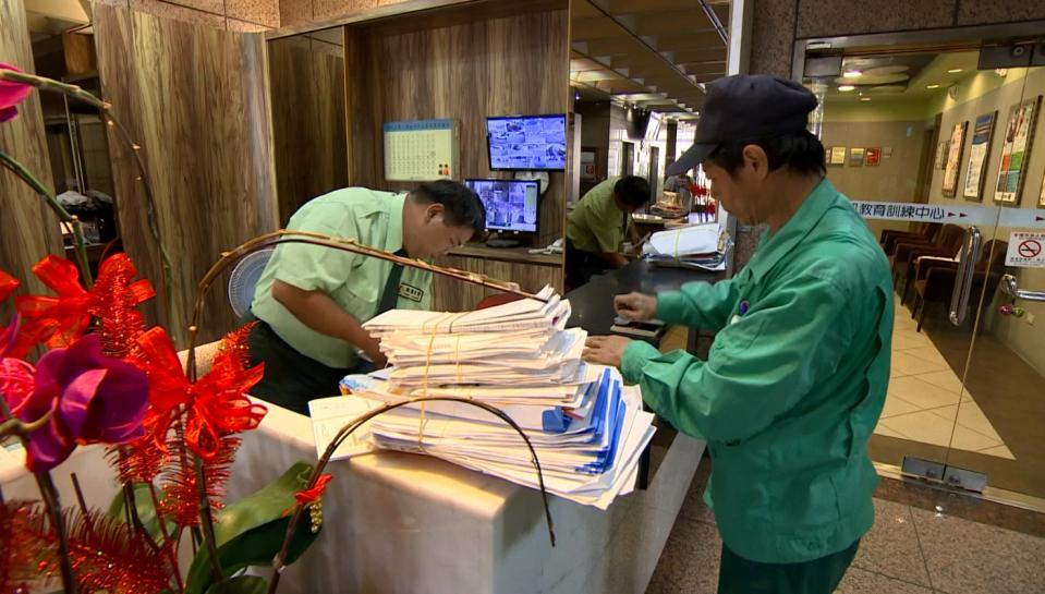 物業人員的薪資實際上並未想像中的高。（圖／東森新聞）