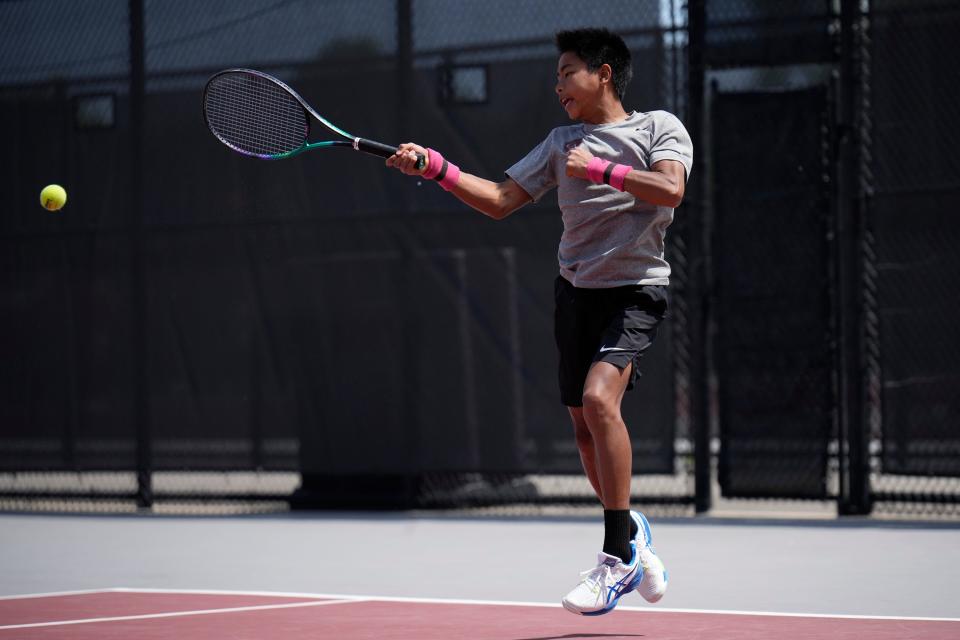 Columbus Academy’s Nason Lo will compete with his brother, Rowen, in a Division II state semifinal Friday at Ohio State.