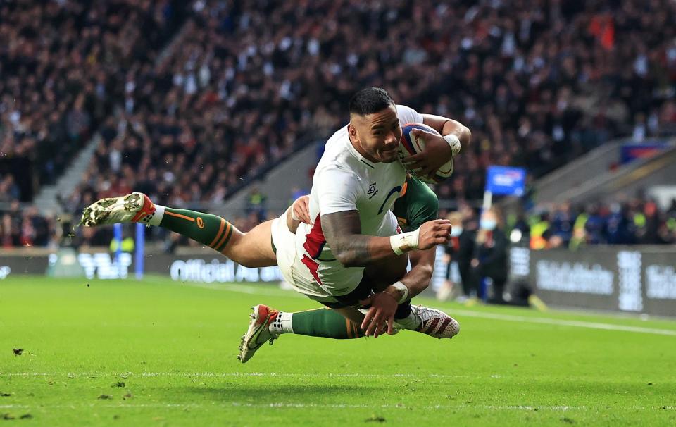 Tuilagi beats Pollard to score England’s first try (Getty)